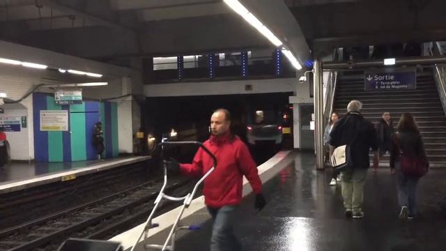Trains at GARE DE L'EST (metro station) смотреть онлайн