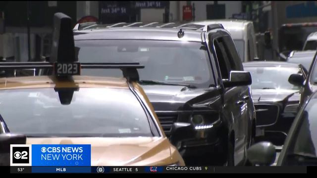 Head of Transport Workers Union criticizes NYC congestion pricing plan смотреть онлайн