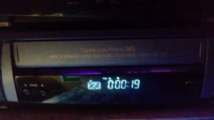 видиомагнитофон LG  AF290W(последний с ваукуммным дисплеем!)(НАЗАД В ПРОШЛОЕ№34)