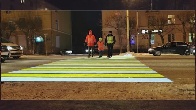 Проецируемый пешеходный переход в Красноярске на ул. Вавилова сломался