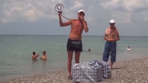 Крутой продавец пирожков, на пляже в Сочи))) Супер!!!!)))