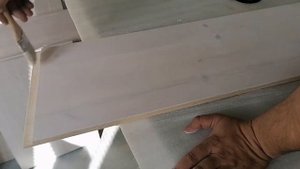 Установка откосов из дерева