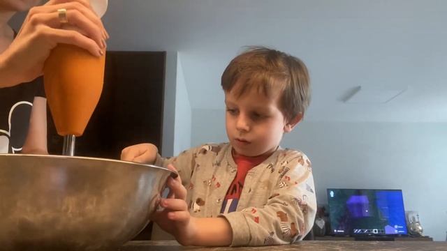 Буба Блогер готовит печенье! Готовим вместе. Детская готовка смотреть онлайн