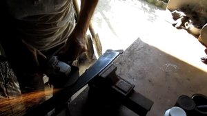 Заточка косы.Как наточить косу.Точить болгаркой.Коса косить траву