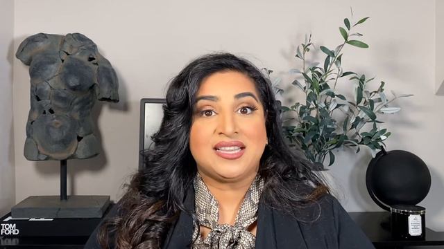 How To Use the PRESENT PROGRESSIVE Tense in English | 4 Uses for the Present Continuous Verb Tense смотреть онлайн