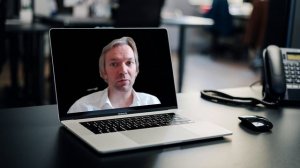 Мужчина в роли спасателя