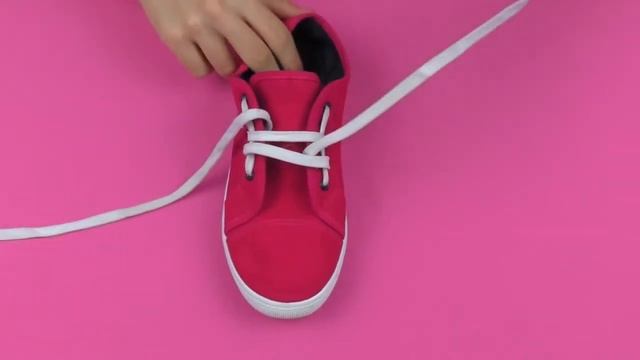 5 КРУТЫХ СПОСОБОВ ЗАВЯЗАТЬ ШНУРКИ!
