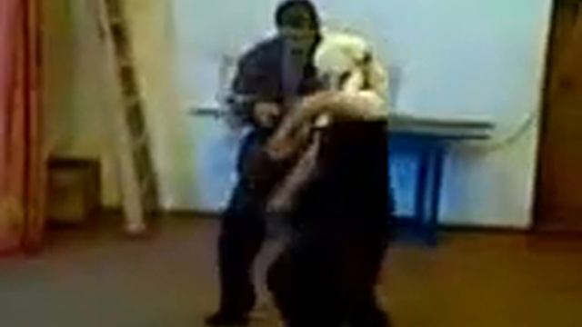 свежее падение ( Прикол 2015 Веселые танцы ) смотреть онлайн