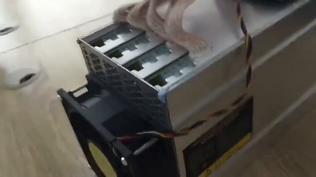 Real Video ANTMINER L3+ 504MH/S 1.6J/MH/s consumption ratio Scrypt BM1485 смотреть онлайн