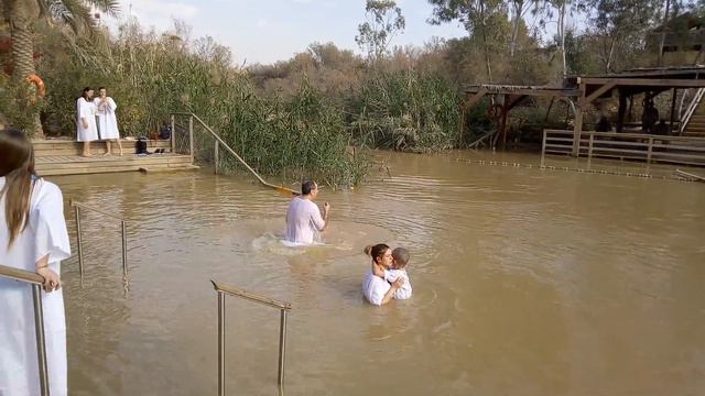 Собственно обряд омовения. смотреть онлайн