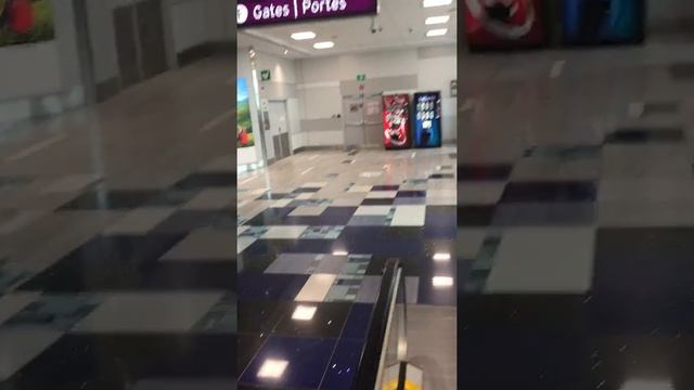 Pearson internatiional airport, Toronto, Canada смотреть онлайн