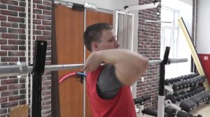 Приседания  со штангой на груди.  Видео обзор технических моментов.