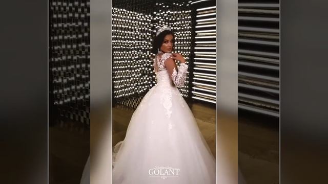 Блестящее Свадебное платье с эффектным декольте и длинными рукавами