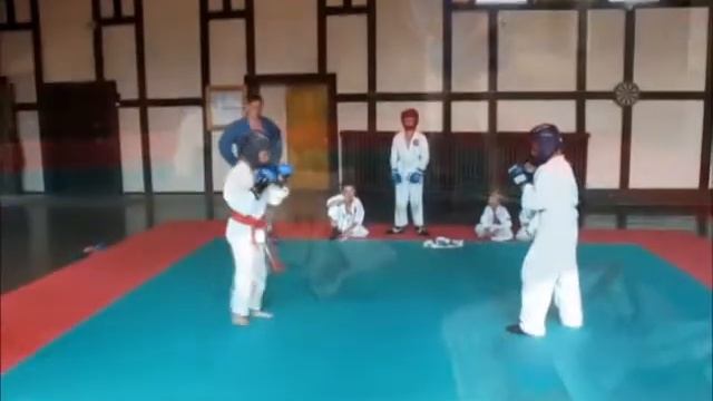 Летний спортивный лагерь 2011. Селигер. Вторая смена.wmv смотреть онлайн