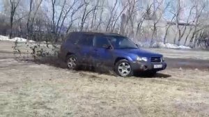 Subaru forester sg5 2,5. Тест на проходимость по грязи.