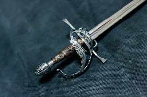 изготовление миниатюрной шпаги из металла
