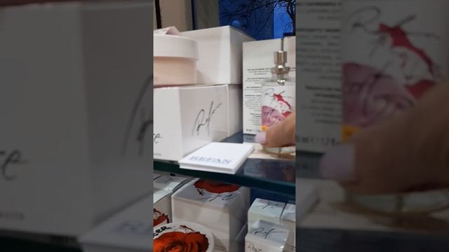 REFAN фирменные магазины парфюмерии и косметики в Бургасе. смотреть онлайн