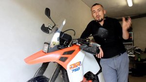 Suzuki DR 750 BIG - Opinia o MOIM motocyklu [ENG SUB]