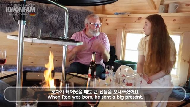 SUB) 흔한 독일 가정집의 소시지 바비큐 클라스! 작은 외할아버지를 처음 만난 귀여운 아기 로아 | 국제커플 смотреть онлайн