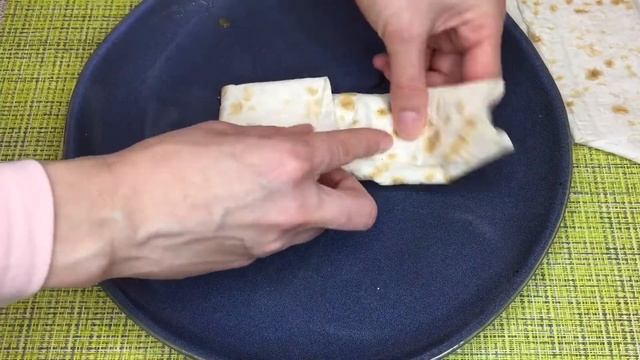 Конвертики из ЛАВАША с яйцом и капустой || быстрый перекус, ленивые пирожки #конвертикиизлаваша