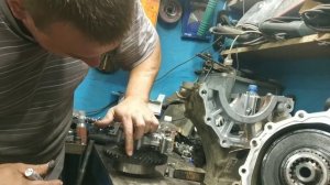 Разборка заднего редуктора Acura MDX.