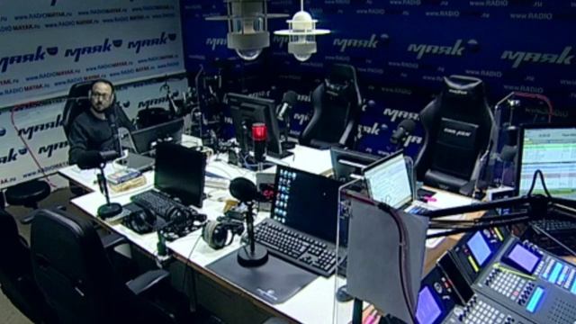150. Мужчина любит глазами, а женщина – ушами