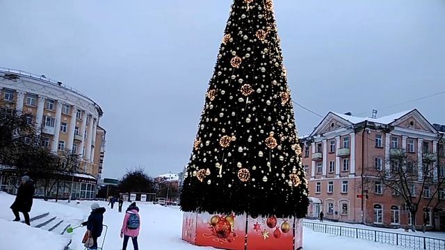 Уральский Закат, Прогулка по Городам, Ёлка, Кафе