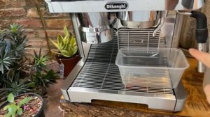 Vệ sinh máy DeLonghi La Specialista EC 9355.M