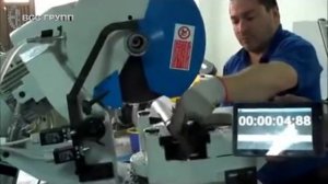Дисковая пила по металлу серия MACC NEW350 S, резка круглой трубы под углом.mp4