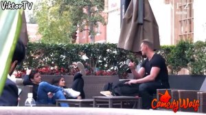 РУССКИЙ В АМЕРИКЕ ПРИСТАЕТ НА УЛИЦЕ К ДЕВУШКАМ (ПРАНК)