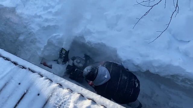 Обзор работы снегоуборщика DDE ST6561L с двигателем Loncin 6,5 л.с. смотреть онлайн