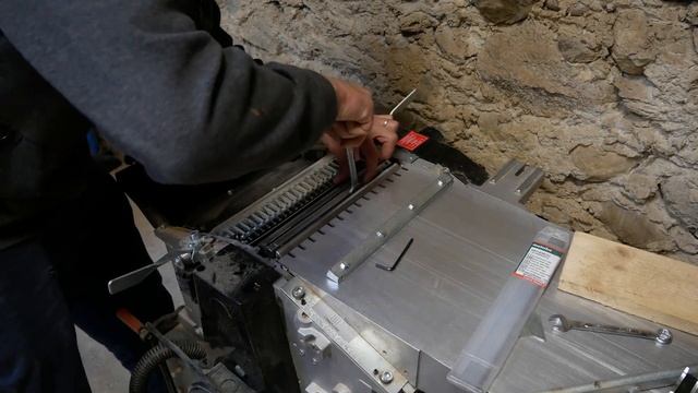 Metabo HC260 : Comment changer et régler les fers - test avec du bois de lutherie смотреть онлайн