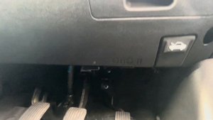 Hyundai i10 OBD location