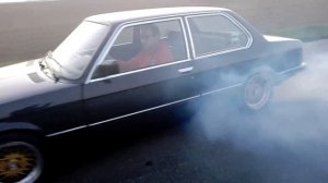 BMW E21 burnout (M20B25)