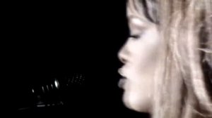 rihanna‘s most emotional performance of love on the brain