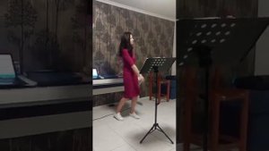 Песня про пингвинов . Поля выступает ?