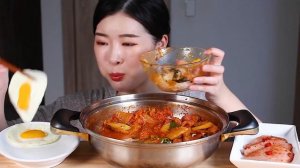 김치짜글이 스팸 계란후라이 집밥 리얼사운드 먹방/SPICY PORK KIMCHI STEW KOREAN HOME-COOKED MEAL Mukbang Eating Show Jjiga