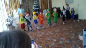 Танец гномиков в детском саду селе Копанка группа Василек