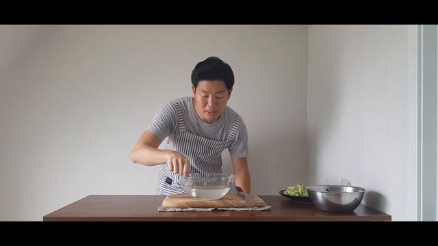 Chilled Cucumber Soup: Oi Naengguk (Best Vegan Dish for Summer) смотреть онлайн