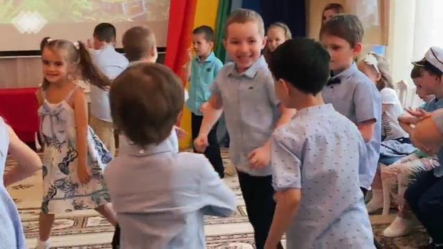 выпускной 2 группы 2021 год.mp4 смотреть онлайн