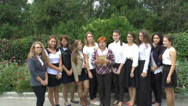 Подарок директору гимназии "Росток" от 11 класса:) смотреть онлайн