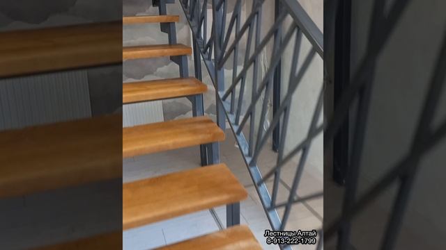 Сборная лестница на сборном каркасе, изготовление и установка. Для заказа:8-913-222-1799