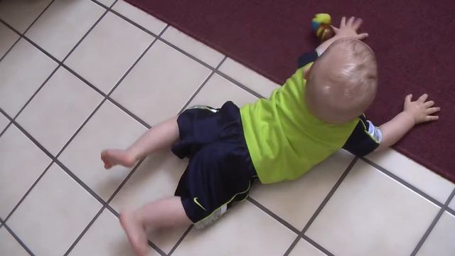 Альберт ползает смотреть онлайн