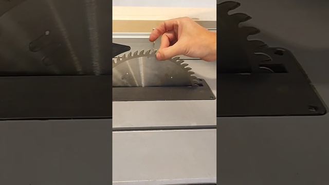 Error tablet saw #carpenter #woodworking #tools #metabo #satisfying #woodworker #wood #ts254 #holz смотреть онлайн