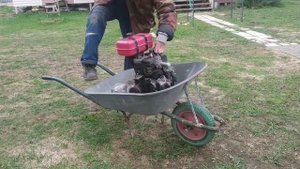 Садовая тачка с мотором от мотоблока.