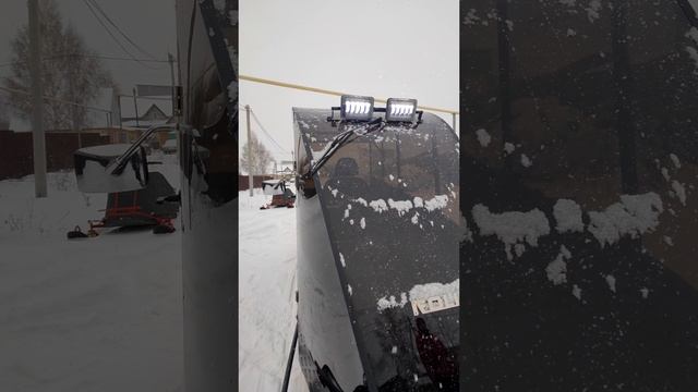 снегоход с кабиной