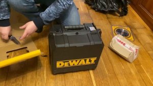 Распаковка дисковой пилы DeWalt DWE 575k из интернет магазина Все Инструменты