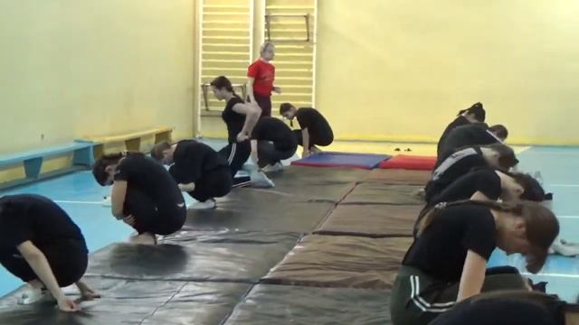 Обучение самостраховки. Применение самостраховки с падением на спину. смотреть онлайн