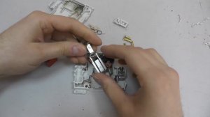 Выбивает автомат при включении когда менять?