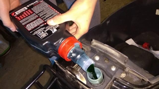 Honda Dio AF28 - Заправка маслом Motul смотреть онлайн